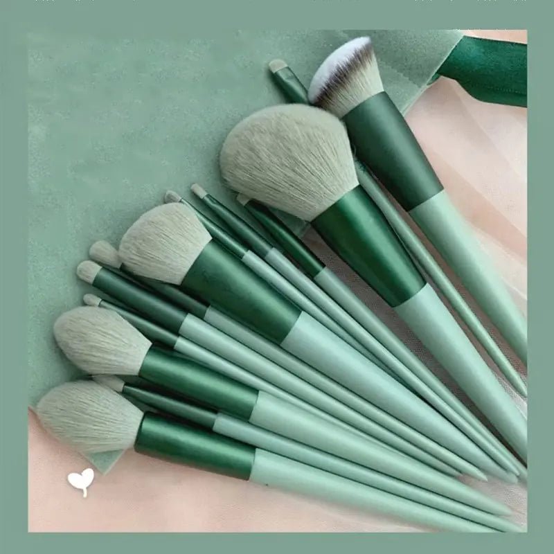 13Pcs Soft Fluffy Makeup Brushes Set - SavageBiz