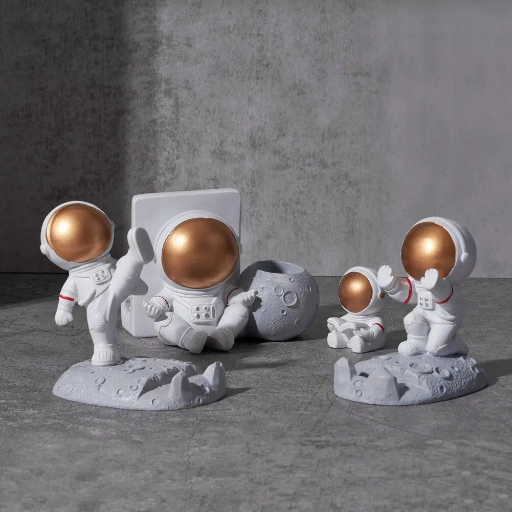Astronaut Shape Phone Holder - SavageBiz