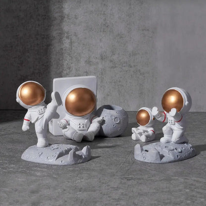 Astronaut Shape Phone Holder - SavageBiz