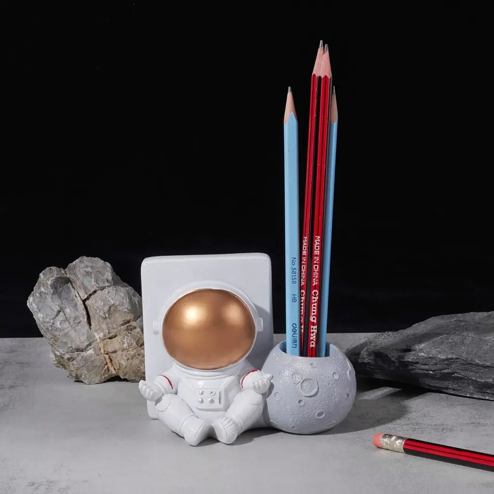 Astronaut Shape Phone Holder - SavageBiz